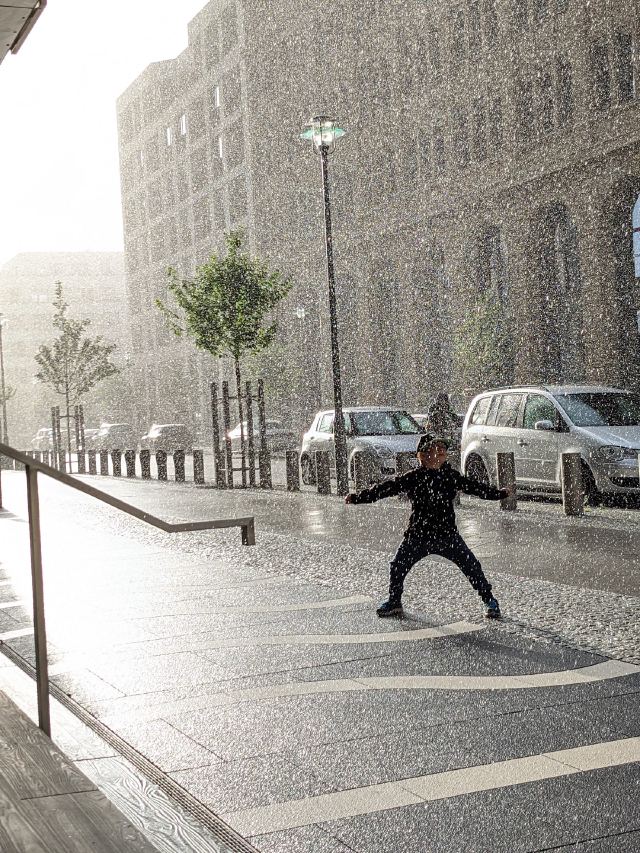 Someone in the rain. Berlin. Photo: Mario Duhanic